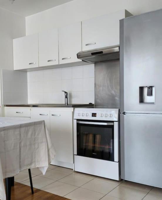 מונטבראן Appartement 2 Pieces 5Min Gare Val D'Europe Parking Inclus מראה חיצוני תמונה