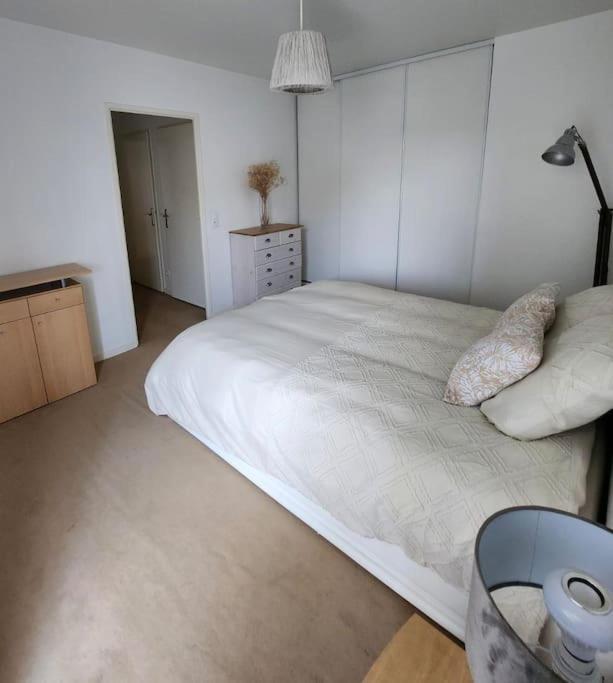 מונטבראן Appartement 2 Pieces 5Min Gare Val D'Europe Parking Inclus מראה חיצוני תמונה